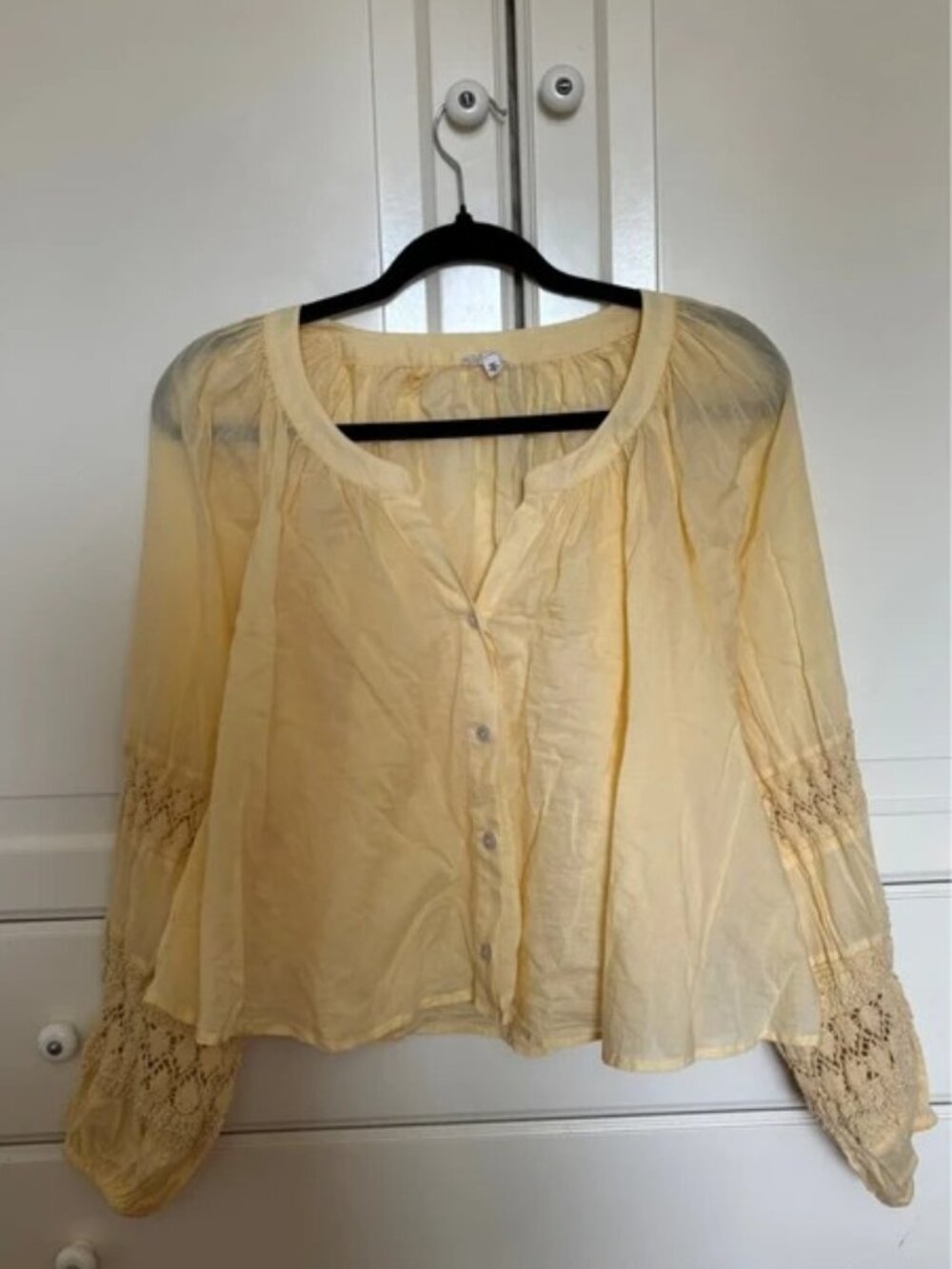 Pastel Yellow Cotton Blouse with Ruched Sleeves Women’s M